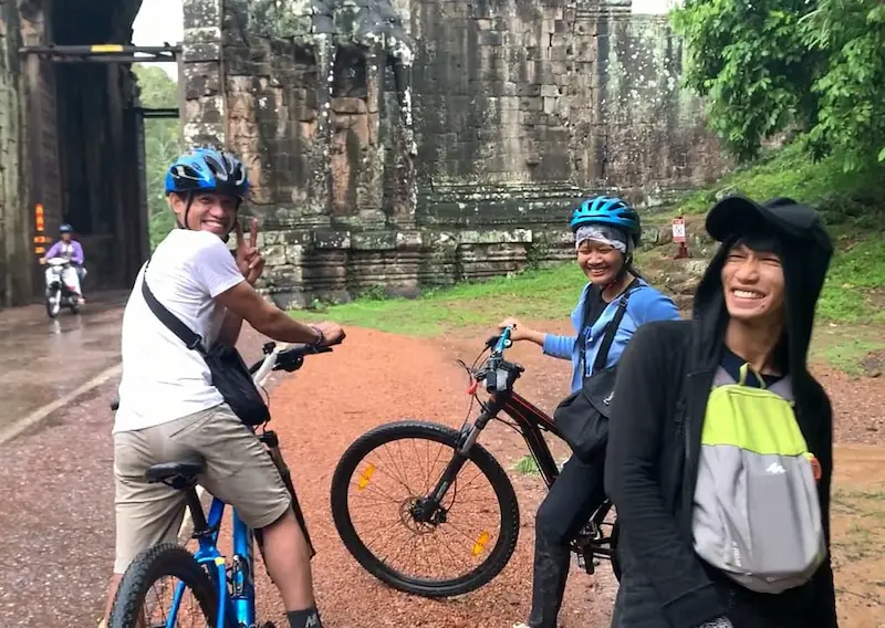 Angkor Wat sunrise bike tour with picnic breakfast and Khmer lunch