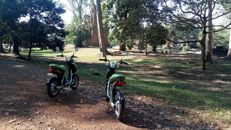 Angkor temple e-bike tour to Angkor Wat, Bayon and Ta Prohm with lunch