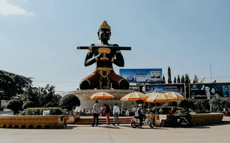 Battambang motorbike adventure, Bat Cave and Bamboo Train
